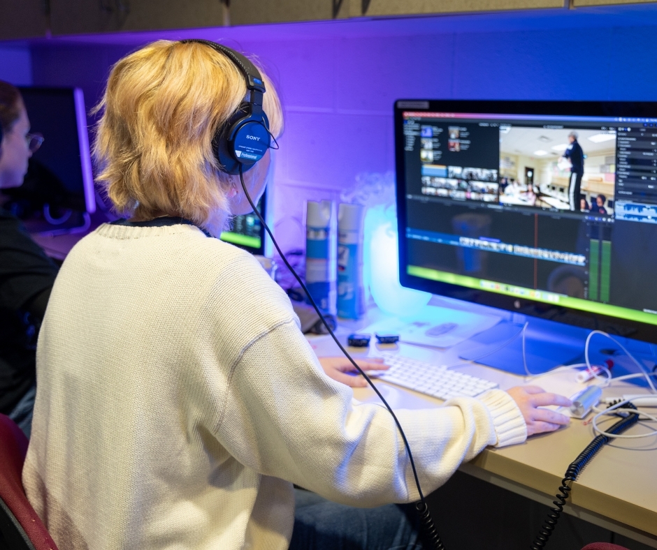 Visual and Music Communications at LHS